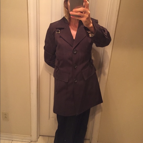 New! Fall trench with belt and inside pocket - Picture 6 of 9